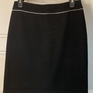 White House Black Market Black w/White Piping Lined A-Line Skirt 4